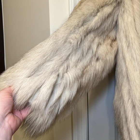 Vintage Saga Fox cozy lux fluffy fur coat - Picture 7 of 16